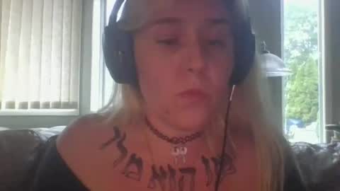 Snapshot of theauroramae chatting on 06-29-26, 02:07 theauroramae - online show from 06-29-26, 02:07