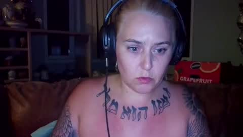 Snapshot of theauroramae chatting on 07-07-26, 06:47 theauroramae - online show from 07-07-26, 06:47