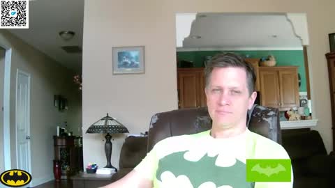 Snapshot of thebatandthecat10 chatting on 05-05-26, 12:57 ISABELLA or MATT online show from 05-05-26, 12:57