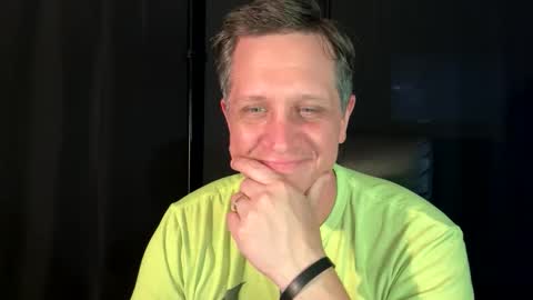 Snapshot of thebatandthecat10 chatting on 06-05-26, 01:12 ISABELLA or MATT online show from 06-05-26, 01:12