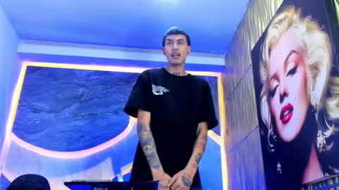 Snapshot of thebigdanni chatting on 02-07-26, 12:31 DEAN AND MARY online show from 02-07-26, 12:31