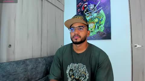 Snapshot of theblack_frank chatting on 02-19-25, 12:11 theblack_frank online show from 02-19-25, 12:11