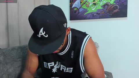 Snapshot of theblack_frank chatting on 12-17-25, 01:28 theblack_frank online show from 12-17-25, 01:28