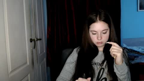 Snapshot of theblackdiamond194588 chatting on 10-20-25, 02:06 raissa online show from 10-20-25, 02:06