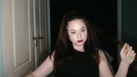 Snapshot of theblackdiamond194588 chatting on 06-09-26, 06:19 raissa online show from 06-09-26, 06:19