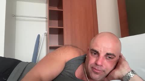 Snapshot of thebuzz777 chatting on 11-06-25, 10:10 theBuzz777 online show from 11-06-25, 10:10