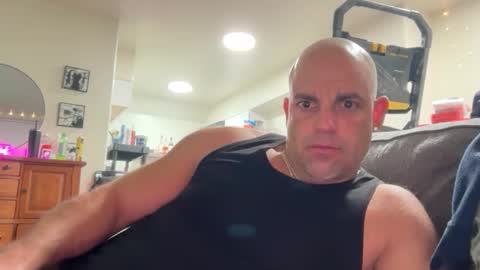 Snapshot of thebuzz777 chatting on 11-27-25, 10:39 theBuzz777 online show from 11-27-25, 10:39