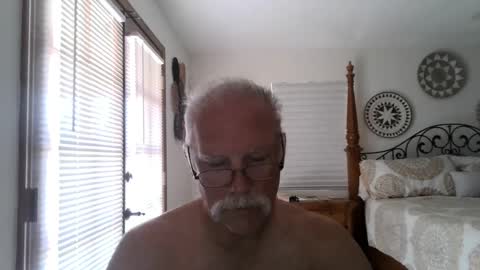 Snapshot of thecooltool_1 chatting on 10-08-25, 04:26 thecooltool_1 online show from 10-08-25, 04:26