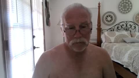 Snapshot of thecooltool_1 chatting on 03-04-26, 05:19 thecooltool_1 online show from 03-04-26, 05:19