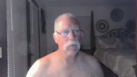 Snapshot of thecooltool_1 chatting on 05-08-26, 06:52 thecooltool_1 online show from 05-08-26, 06:52