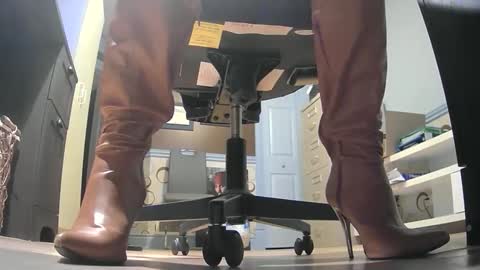 thecowboy_74 online show from 12-16-25, 03:44