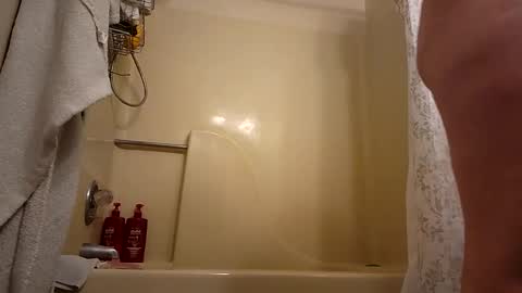 Snapshot of thedancingalien chatting on 01-03-25, 05:10 Kassandra Grant online show from 01-03-25, 05:10