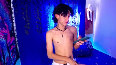 Snapshot of thedoll_ethan chatting on 01-10-26, 07:15 ethan online show from 01-10-26, 07:15