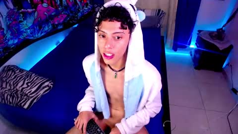 Snapshot of thedoll_ethan chatting on 03-06-26, 03:47 ethan online show from 03-06-26, 03:47