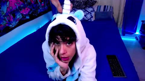 Snapshot of thedoll_ethan chatting on 03-06-26, 10:28 ethan online show from 03-06-26, 10:28