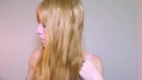 Snapshot of thedollxxxperience chatting on 11-10-25, 04:39 Yolanda online show from 11-10-25, 04:39