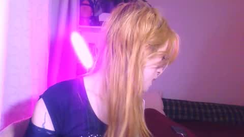 Snapshot of thedollxxxperience chatting on 01-05-26, 06:00 Yolanda online show from 01-05-26, 06:00