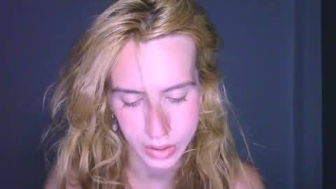 Snapshot of thedollxxxperience chatting on 03-19-26, 04:00 Yolanda online show from 03-19-26, 04:00