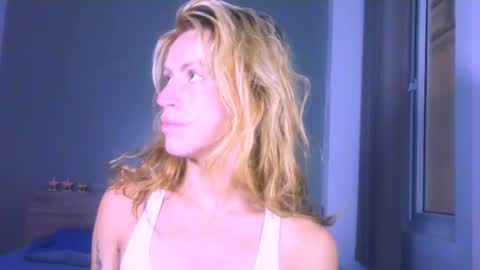 Yolanda online show from 05-28-26, 01:58