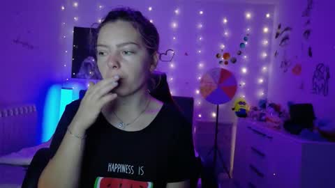 Snapshot of thefarmergirl chatting on 09-17-25, 03:30 TheFarmergirl online show from 09-17-25, 03:30