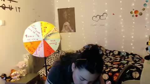 Snapshot of thefarmergirl chatting on 10-23-25, 06:45 TheFarmergirl online show from 10-23-25, 06:45