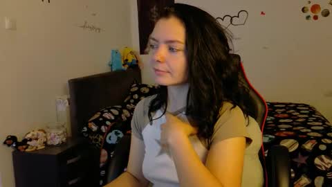 Snapshot of thefarmergirl chatting on 11-23-25, 06:35 TheFarmergirl online show from 11-23-25, 06:35