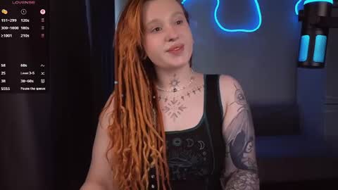 Snapshot of thefullredmoon chatting on 05-08-26, 11:37 Moon online show from 05-08-26, 11:37