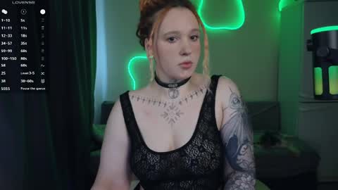 Snapshot of thefullredmoon chatting on 06-01-26, 10:39 Moon online show from 06-01-26, 10:39