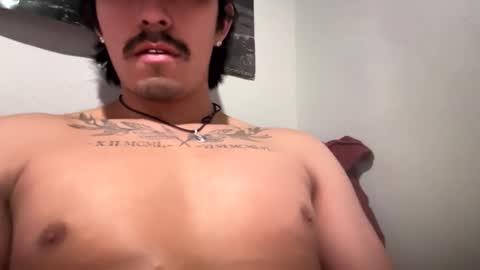 Snapshot of theglorious2002 chatting on 03-18-26, 07:33 theglorious2002 online show from 03-18-26, 07:33