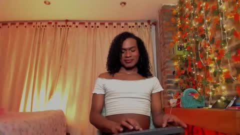 Snapshot of thegoldenbitch chatting on 01-13-26, 11:10 Goldie online show from 01-13-26, 11:10