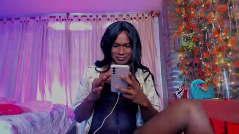 Snapshot of thegoldenbitch chatting on 01-15-26, 04:33 Goldie online show from 01-15-26, 04:33