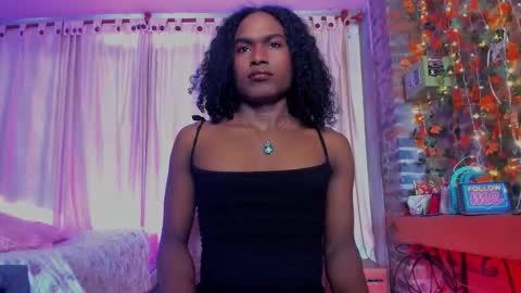 Snapshot of thegoldenbitch chatting on 01-17-26, 06:33 Goldie online show from 01-17-26, 06:33