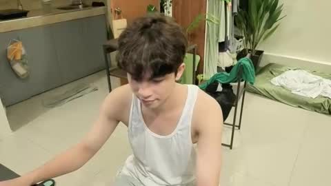 Green online show from 11-21-25, 09:52