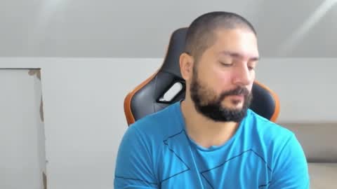 Snapshot of theguardian7 chatting on 11-27-25, 07:21 theguardian7 online show from 11-27-25, 07:21