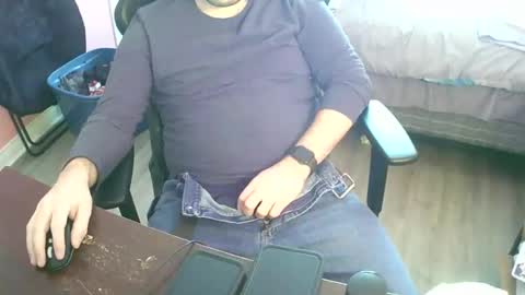 Snapshot of theholymike chatting on 02-07-25, 04:46 Mike D. online show from 02-07-25, 04:46