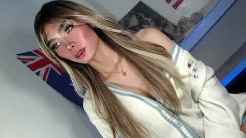 Snapshot of thehornygirl_laisa chatting on 06-17-26, 10:39 laisa online show from 06-17-26, 10:39