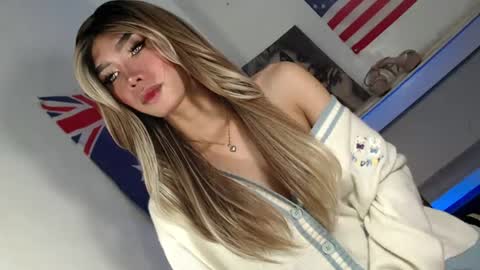 Snapshot of thehornygirl_laisa chatting on 06-25-26, 11:37 laisa online show from 06-25-26, 11:37
