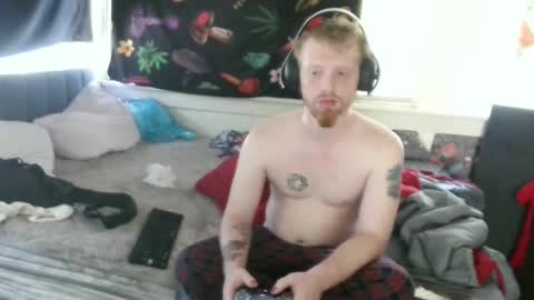 Snapshot of thehotfoxdd chatting on 09-16-25, 04:08 fuzzyfox online show from 09-16-25, 04:08