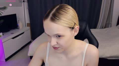 Lily online show from 05-17-26, 07:32