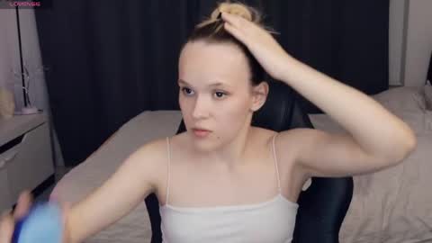 Lily online show from 06-06-26, 09:19