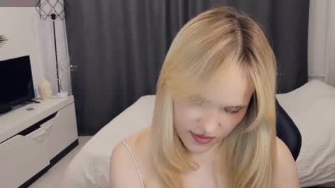 Lily online show from 06-07-26, 08:45
