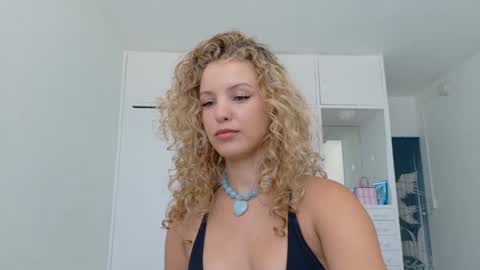 Lily Marie online show from 05-01-26, 03:49