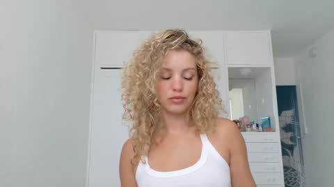 Lily Marie online show from 06-01-26, 05:58
