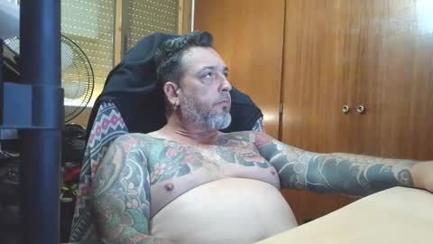 Snapshot of thekier chatting on 11-08-25, 01:55 thekier online show from 11-08-25, 01:55