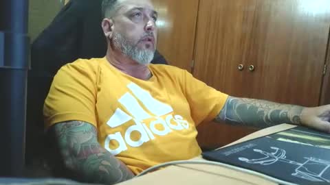 Snapshot of thekier chatting on 03-21-26, 11:41 thekier online show from 03-21-26, 11:41