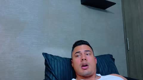 Snapshot of thekingerick chatting on 11-15-25, 11:43 thekingerick online show from 11-15-25, 11:43