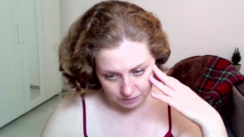 Ella online show from 01-12-25, 02:52