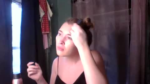 Snapshot of thelittlebambii chatting on 01-17-26, 01:27 Little Bambii online show from 01-17-26, 01:27