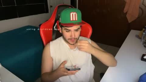 Snapshot of thelittlehot1 chatting on 12-18-25, 07:14 thelittlehot1 online show from 12-18-25, 07:14