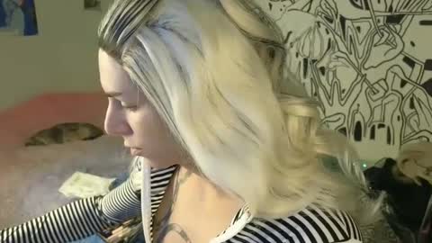 Lucy Lucy online show from 09-12-25, 02:11